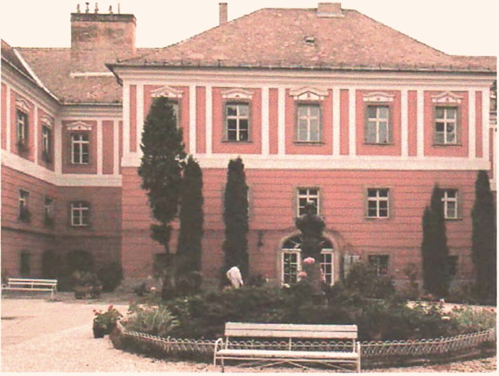 chazar-andras-vaci-intezet-udvar