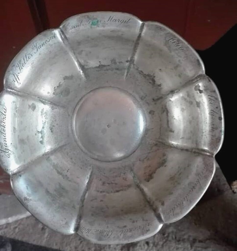 uzapanyit-keresztelo-keszlet-2