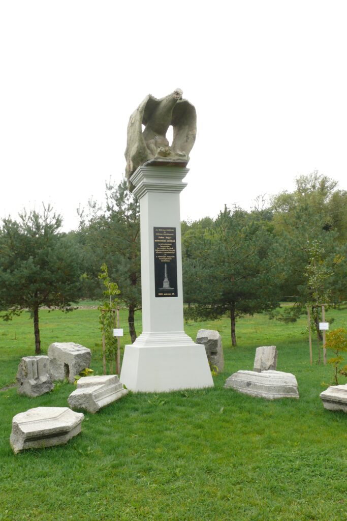 alsobodok-hiressegek-es-jelentos-esemenyek-terjelei-az-emlekparkban-2a