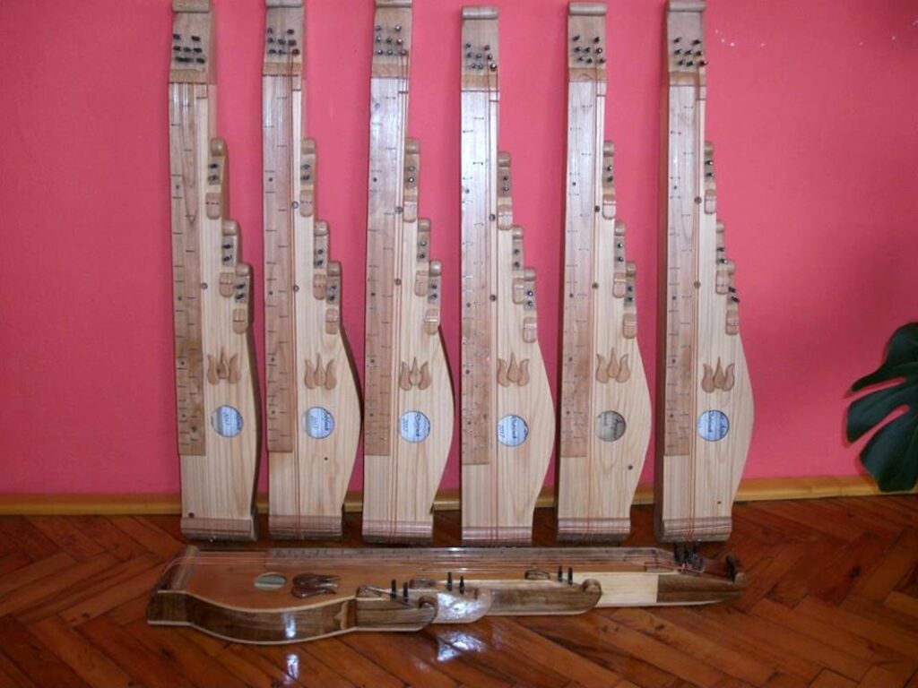 almagy-citera-keszito-2