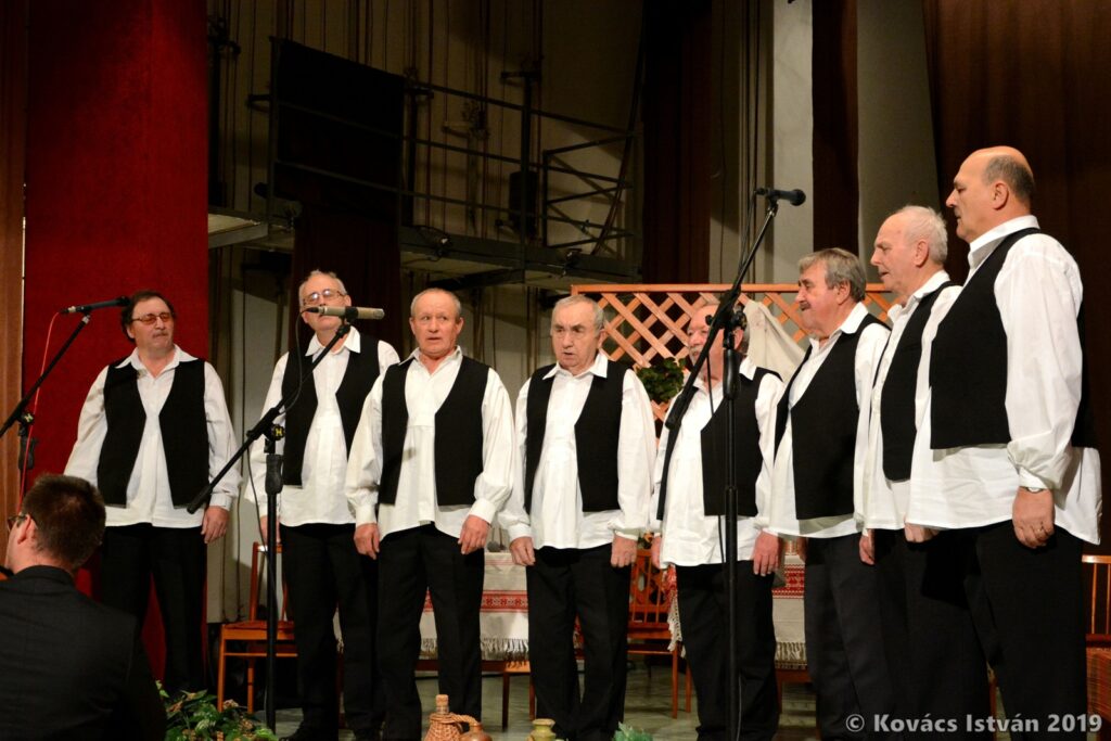 Alsoszeli-Magyar-dalkor-6