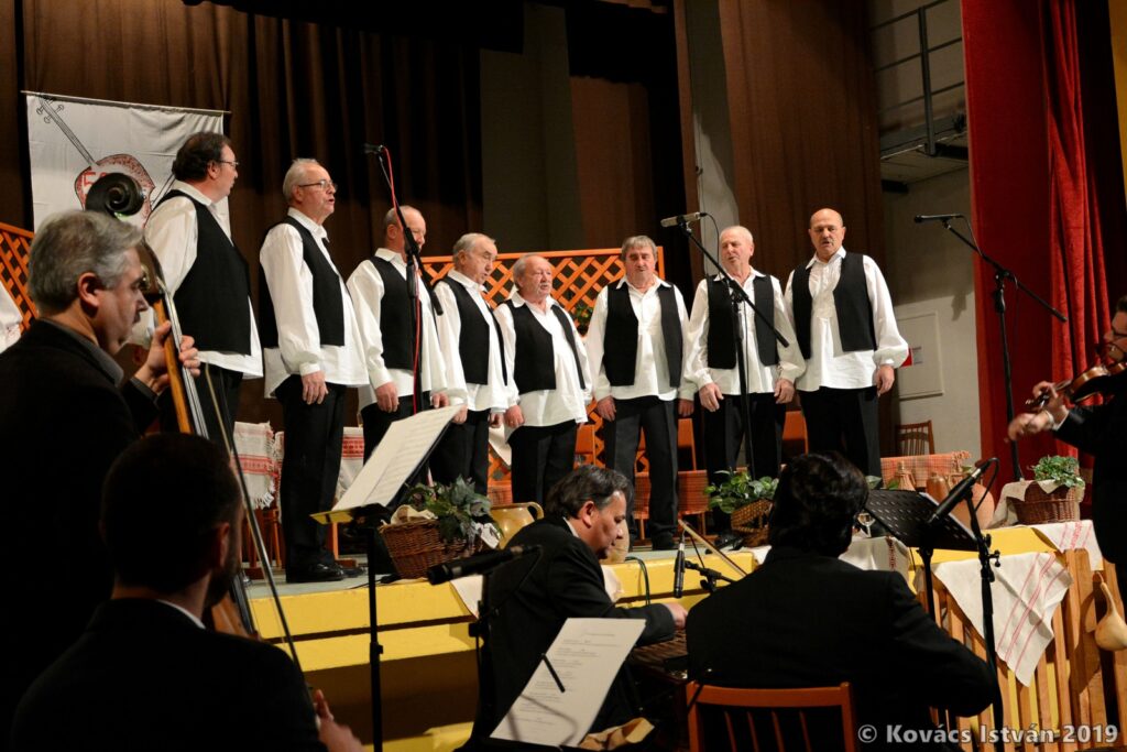 Alsoszeli-Magyar-dalkor-5