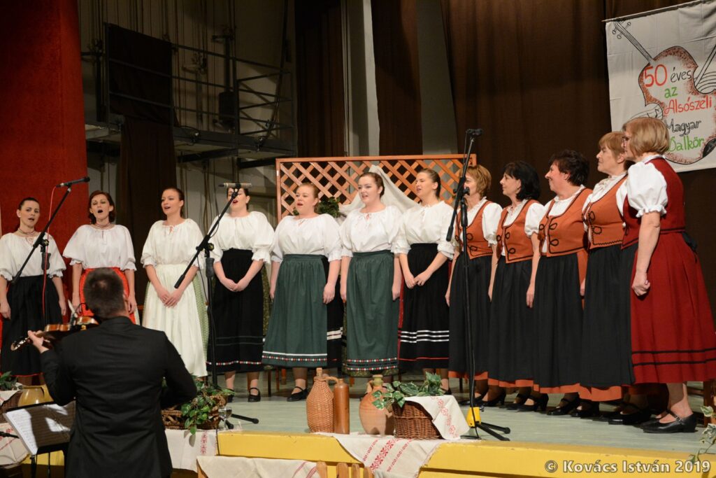 Alsoszeli-Magyar-dalkor-4