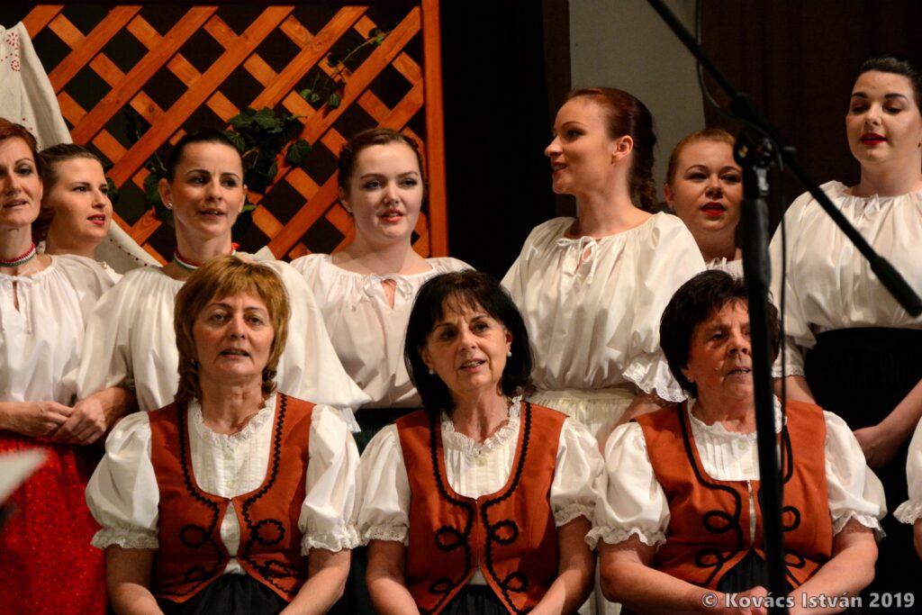 Alsoszeli-Magyar-dalkor-3