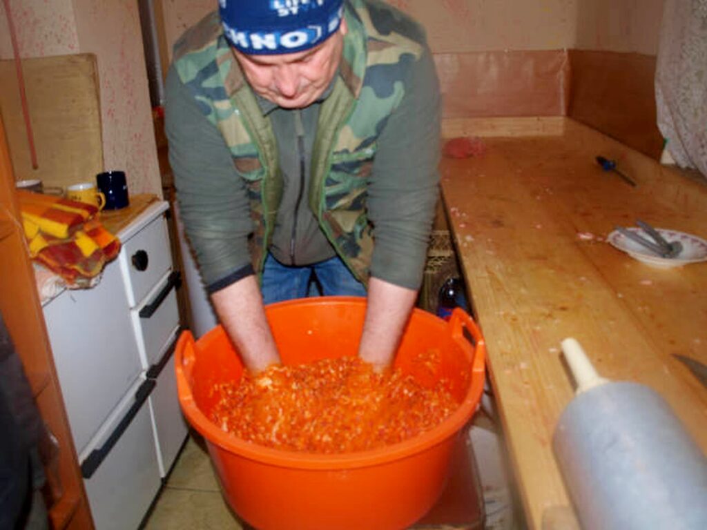 19_Madar_disznotor_kolbaszgyuras