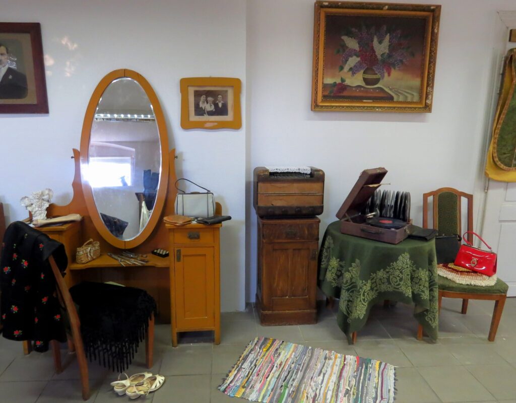 8_zenei_kellekek_Szimoi_Falumuzuem