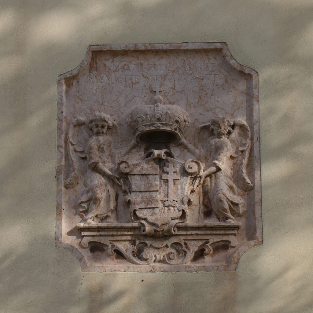 Perbete-a-perbetei-Szentharomsag-plebaniatemplom-es-kornyezete-5