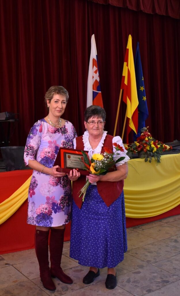 Horvath-Henrietta-Rudna-polgarmestere-ahogy-kitunteti-Kohulak-Mariat