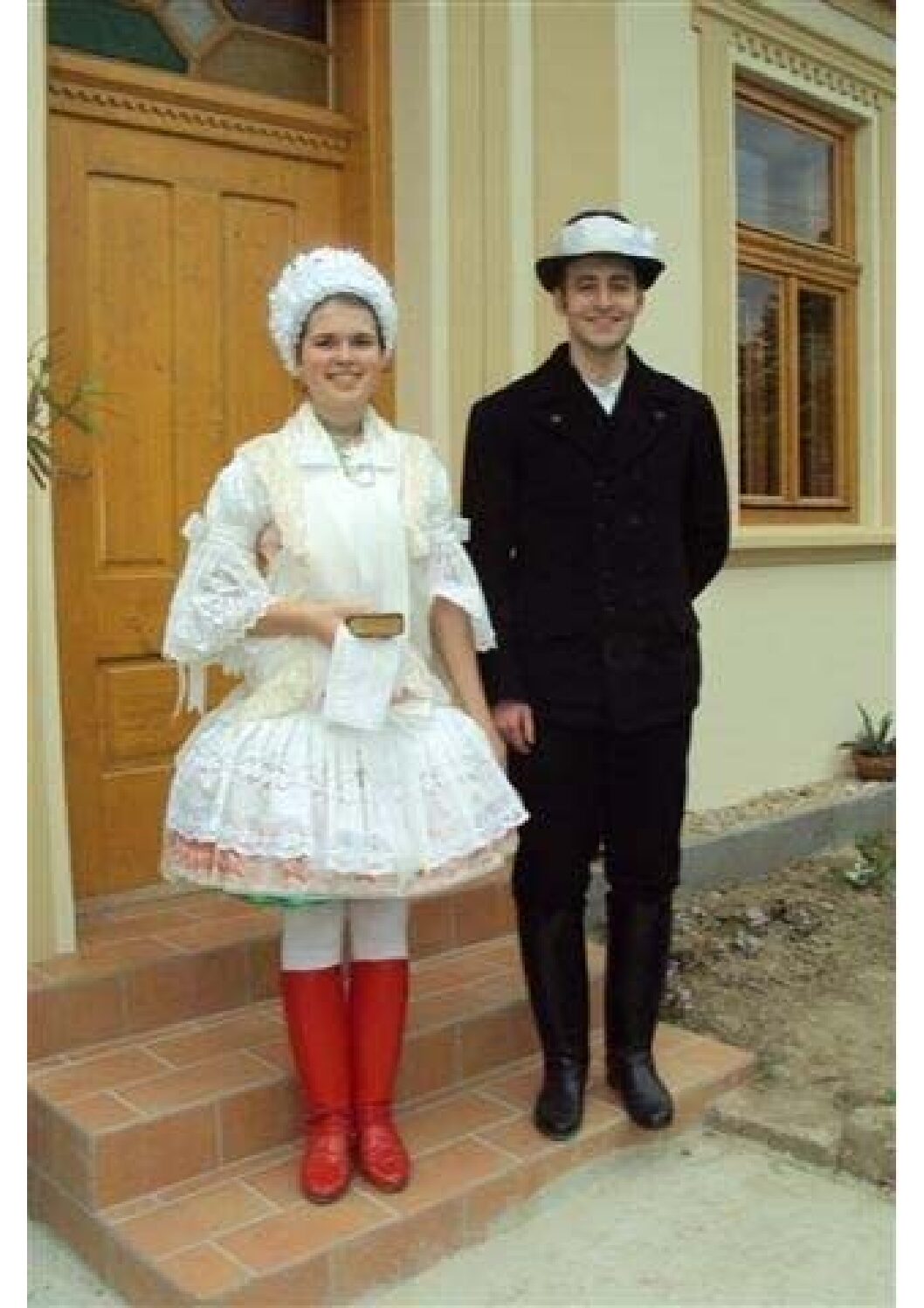 kurtaszoknyas-falvak-nepviselete-es-hagyomanyorzese-media