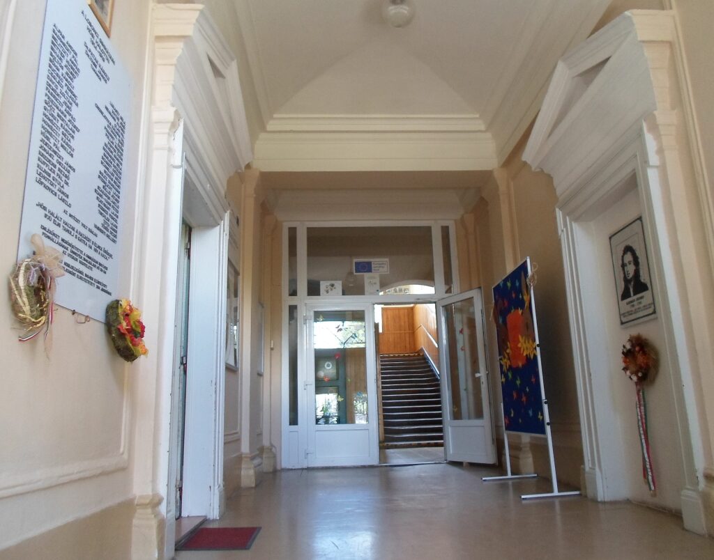 losonc-fo-gimnazium-elocsarnok