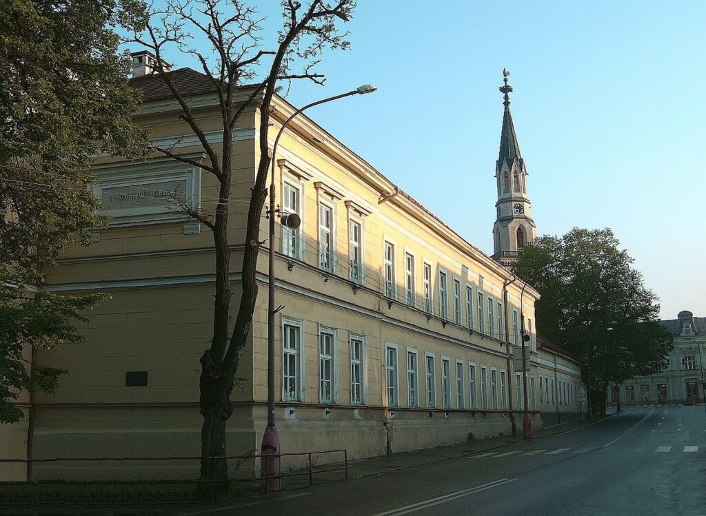 losonc-fo-gimnazium-nyugatrol