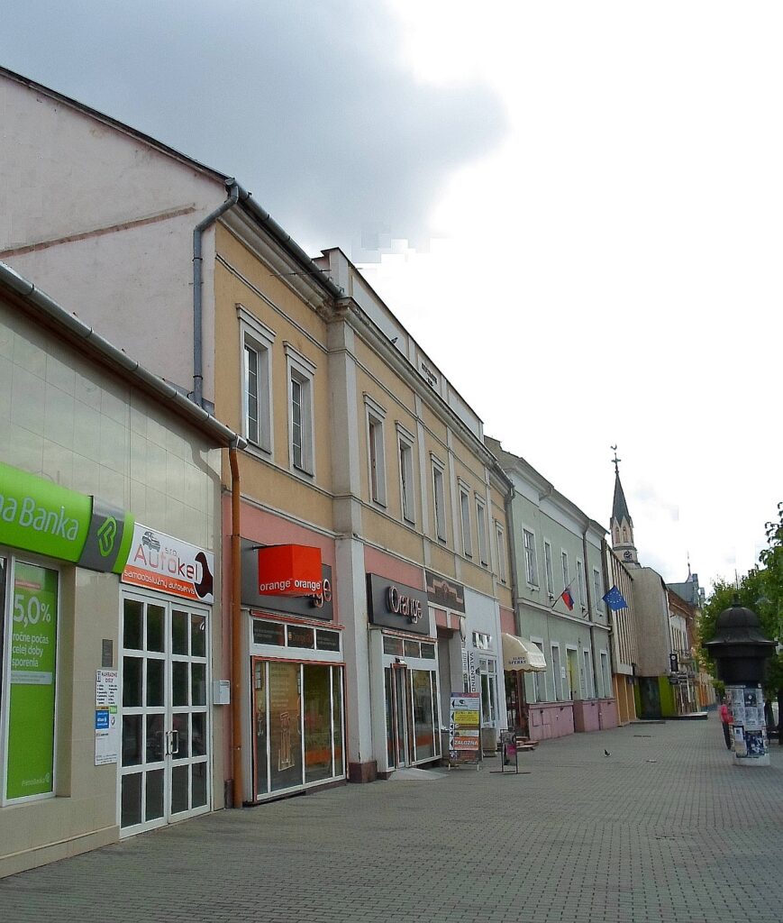 lc-kubinyi-haz-nyugatrol