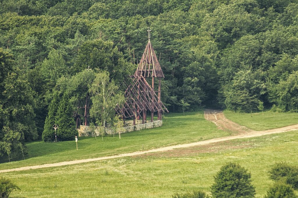 debrod-szent-laszlo-novenytemplom