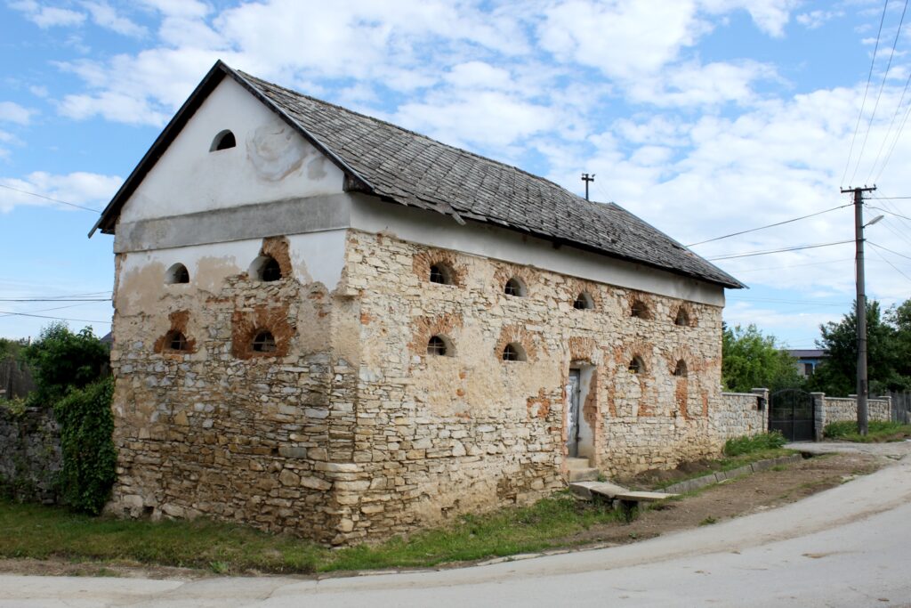 beretke-magtar-oldalnezetbol-3