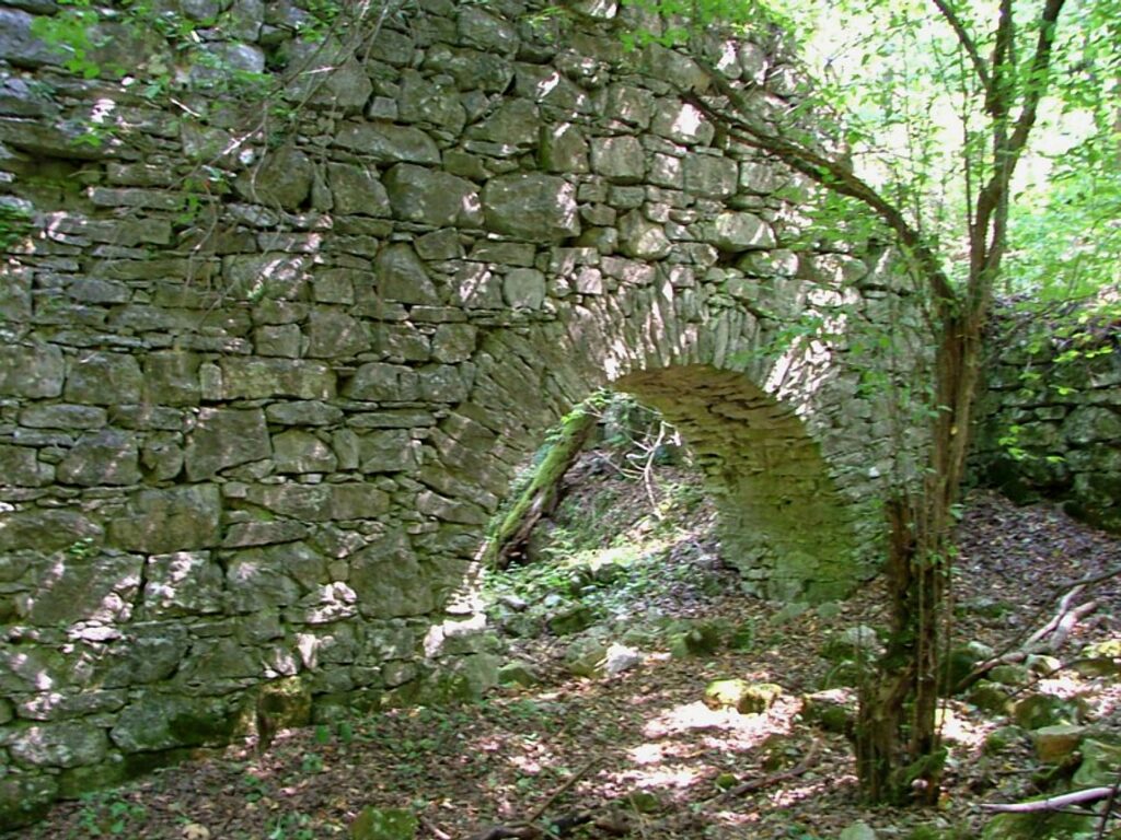 beretke-vasgyar-romjai (6)