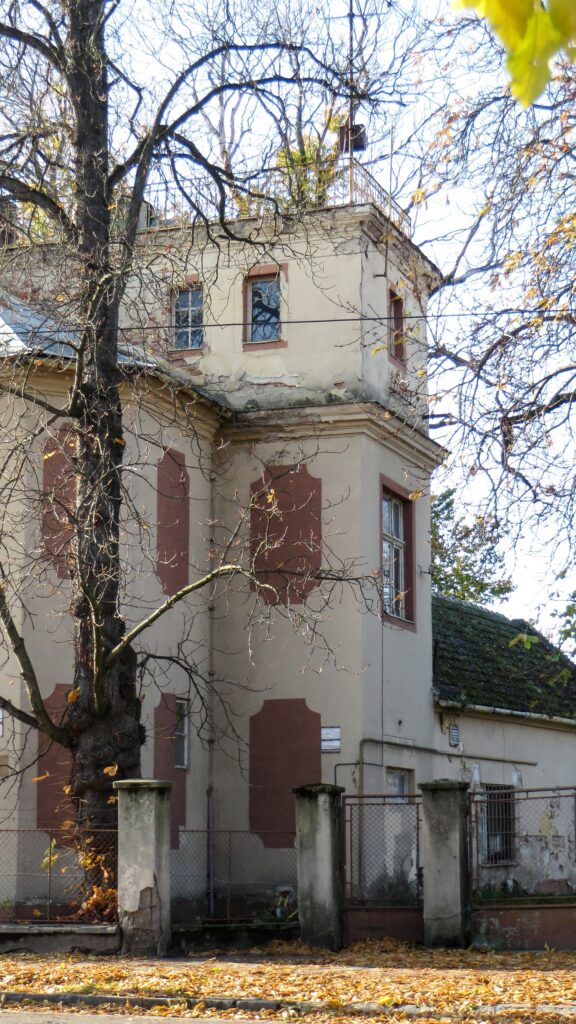 ogyalla-konkoly-thege-miklos-kulturalis-oroksege-irodahaz-3a