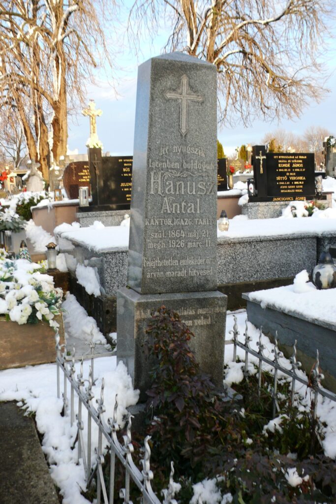 pograny-regi-temetoi-sirjelek-2