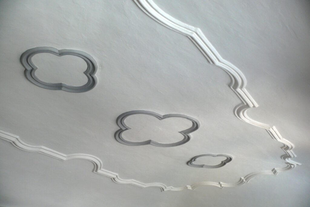 pograny-pogranyi-galambok-kuruc-kori-emlekek-3a