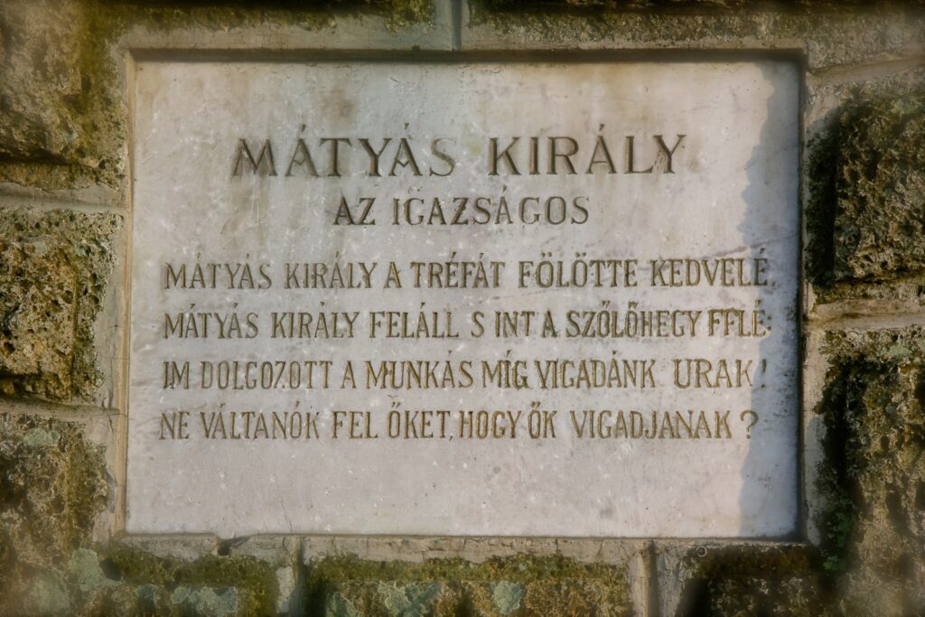 gomor-matyas-kiraly-szobra-4