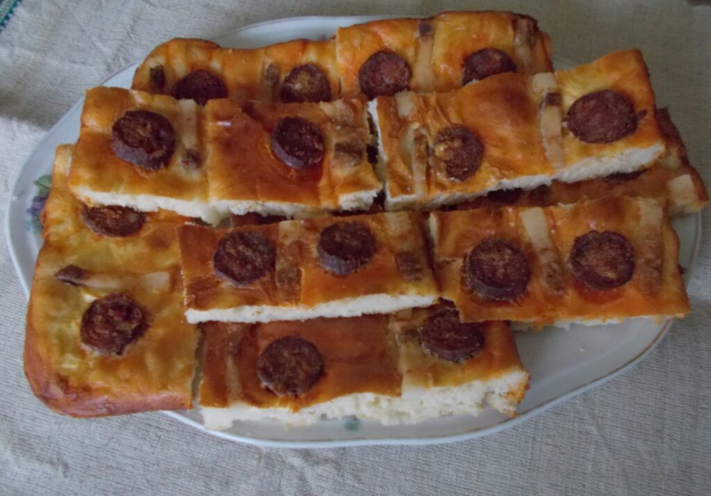 kamocsa-kolbaszos-lepeny-2