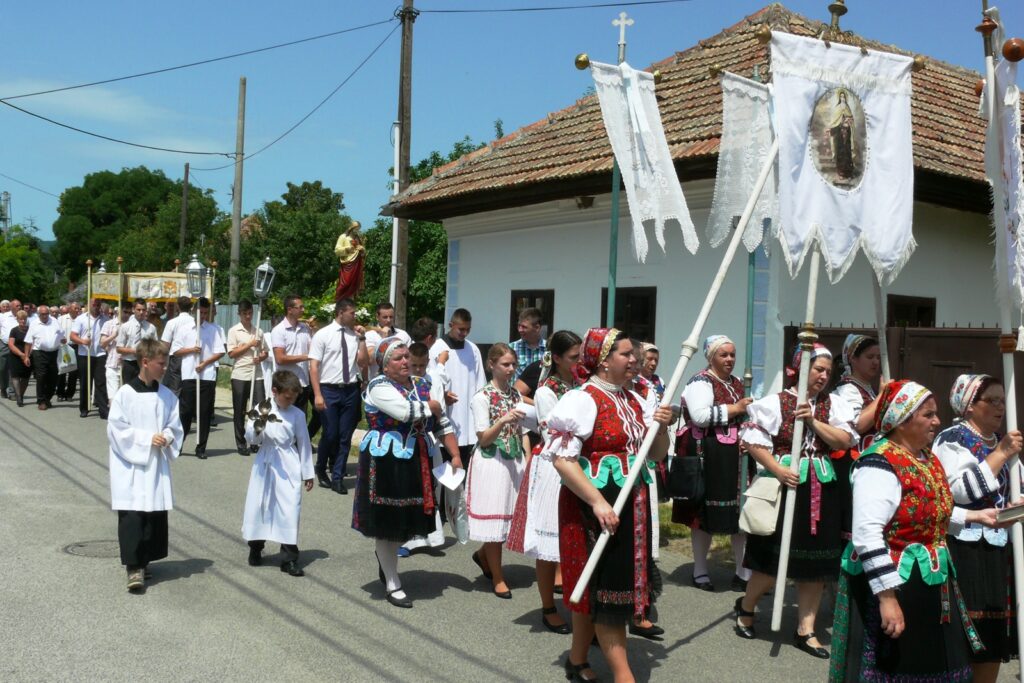 pograny-pogranyi-nepszokasok-5a