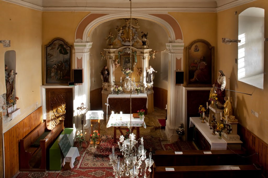 Karva_templombelső