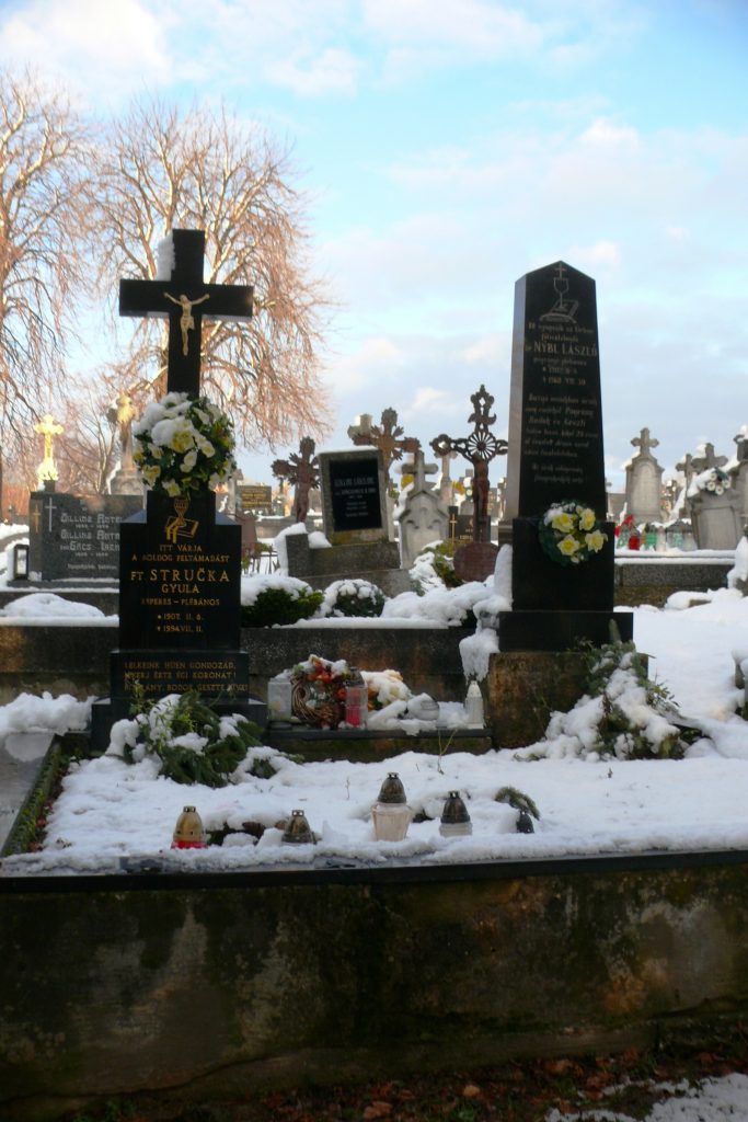 pograny-regi-temetoi-sirjelek-1