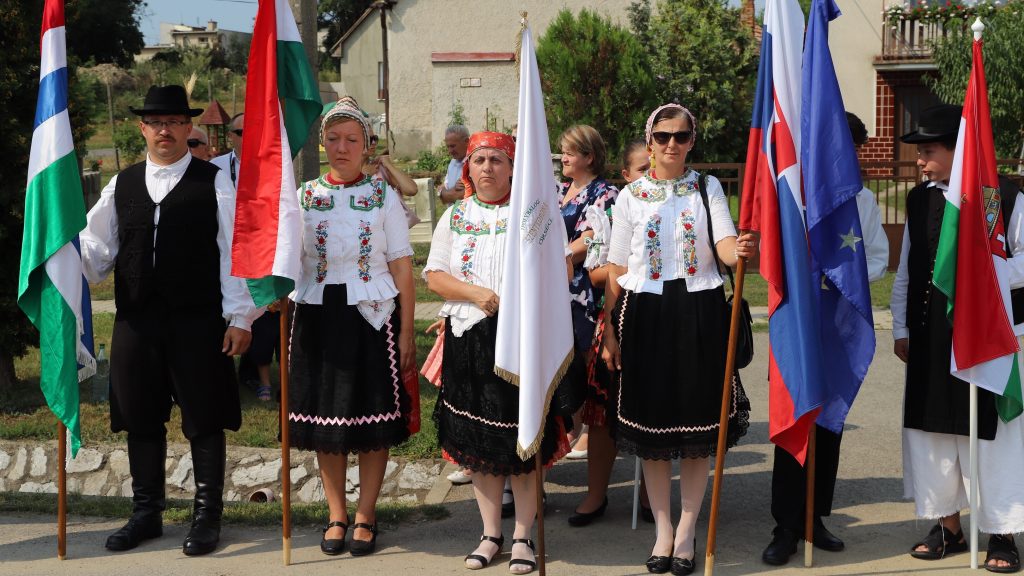 A Bukrétások az ipolybalogi Szent Korona Ünnepen