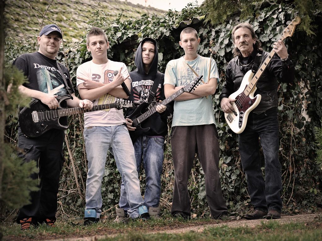 black_side_martos_03