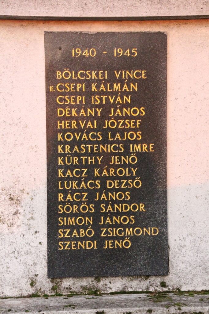 A két világháború áldozatainak emlékműve