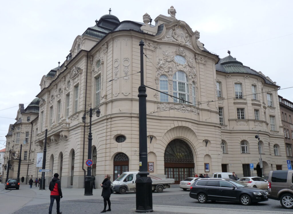 Városi vigadó és zenepalota