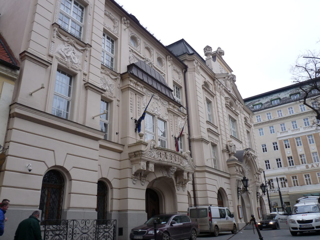 Városi vigadó és zenepalota