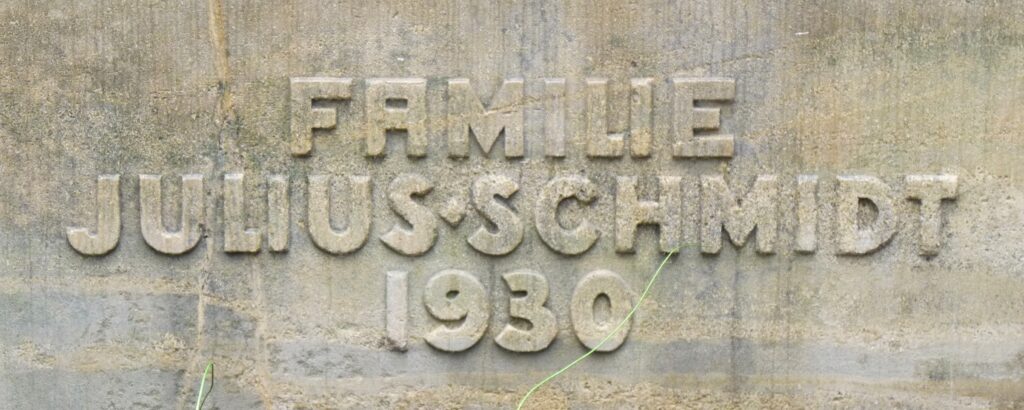 Julius Schmidt családi síremléke