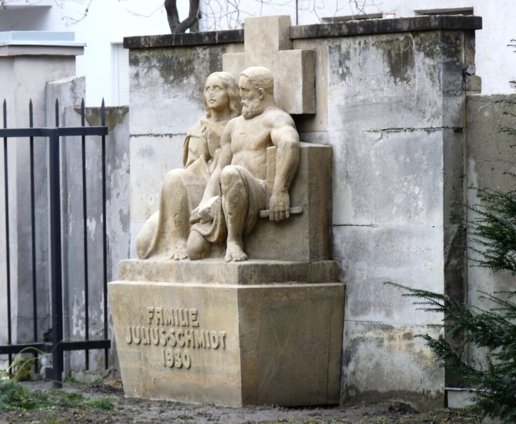 Julius Schmidt családi síremléke