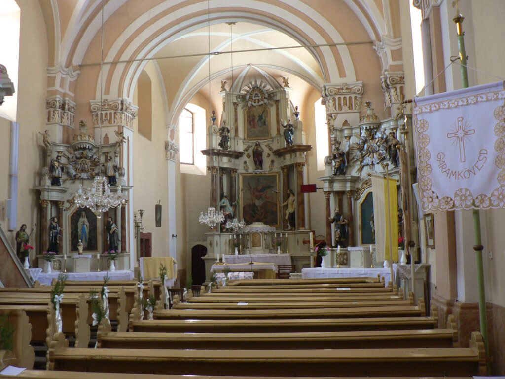 Szent Mihály arkangyal plébániatemplom