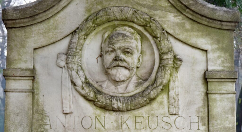 Anton Keusch síremléke