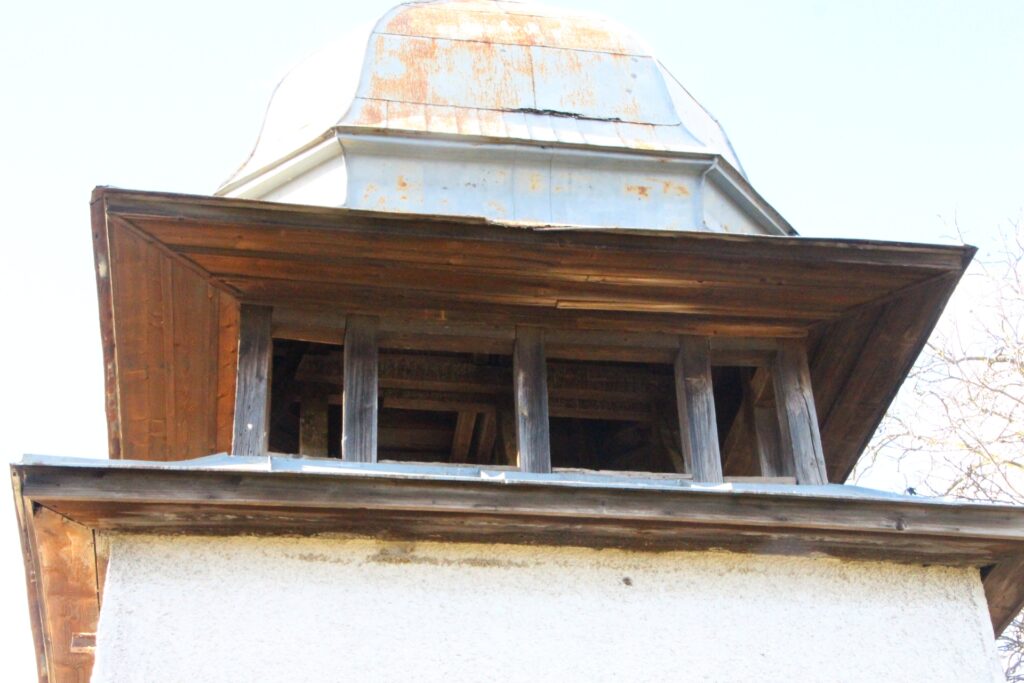 Az Arad-pusztai harangláb