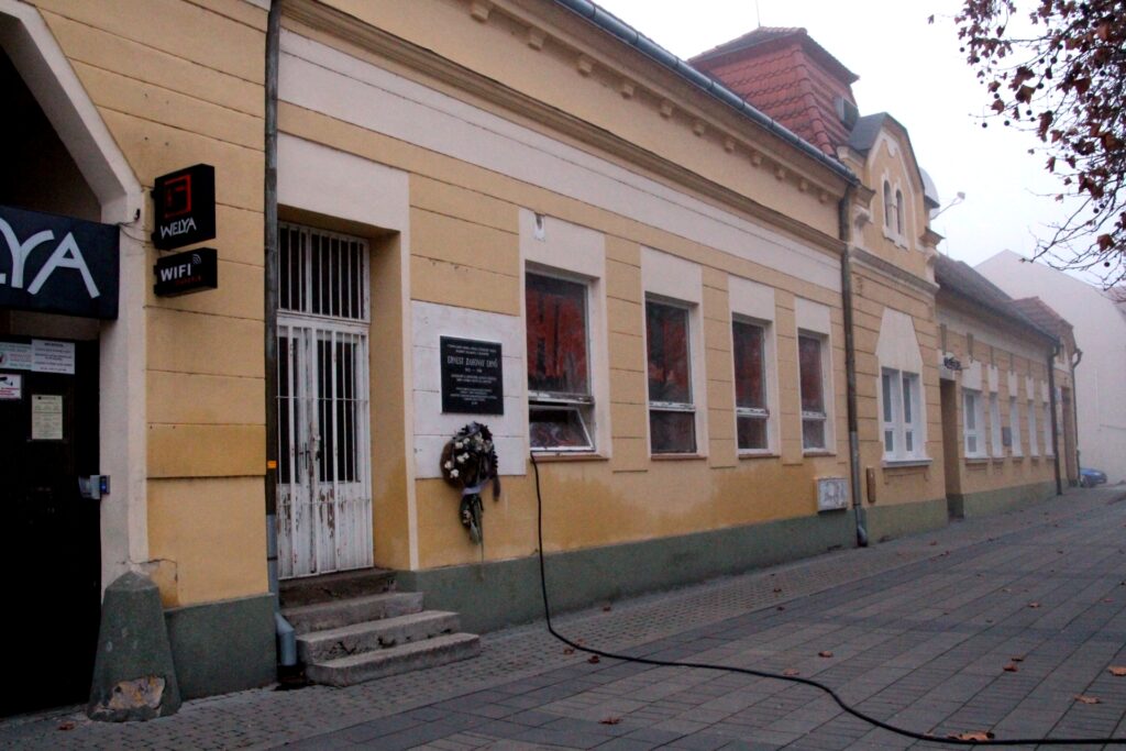 Zahovay Ernő emléktáblája