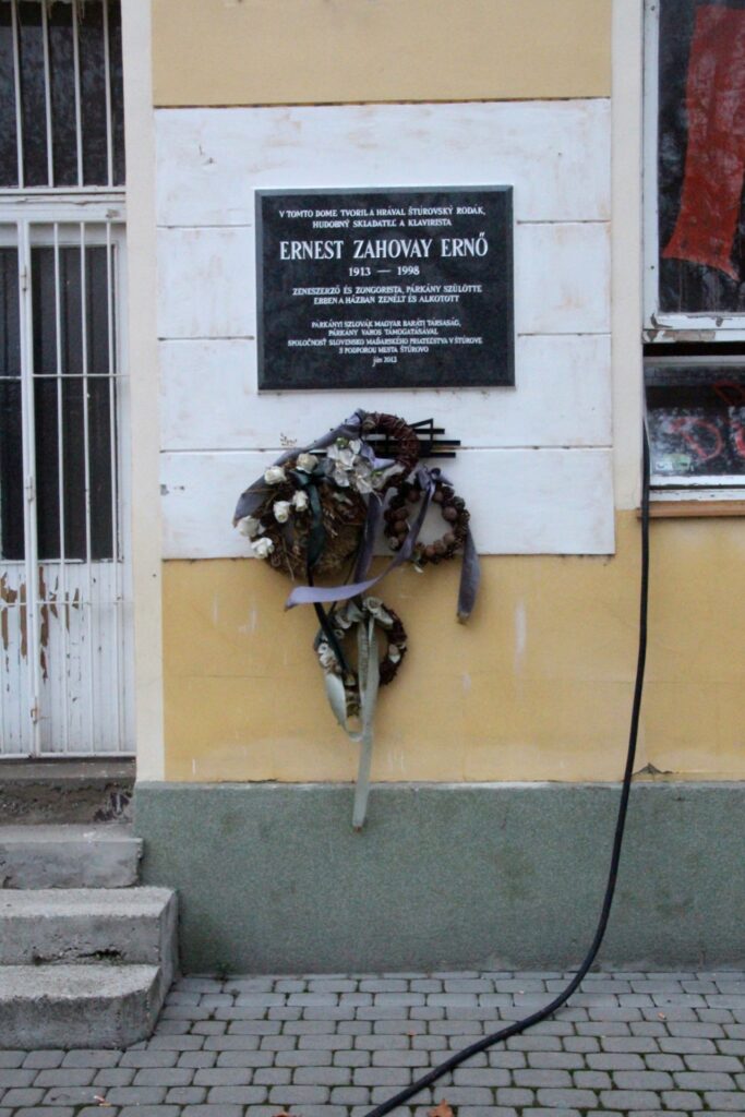 Zahovay Ernő emléktáblája