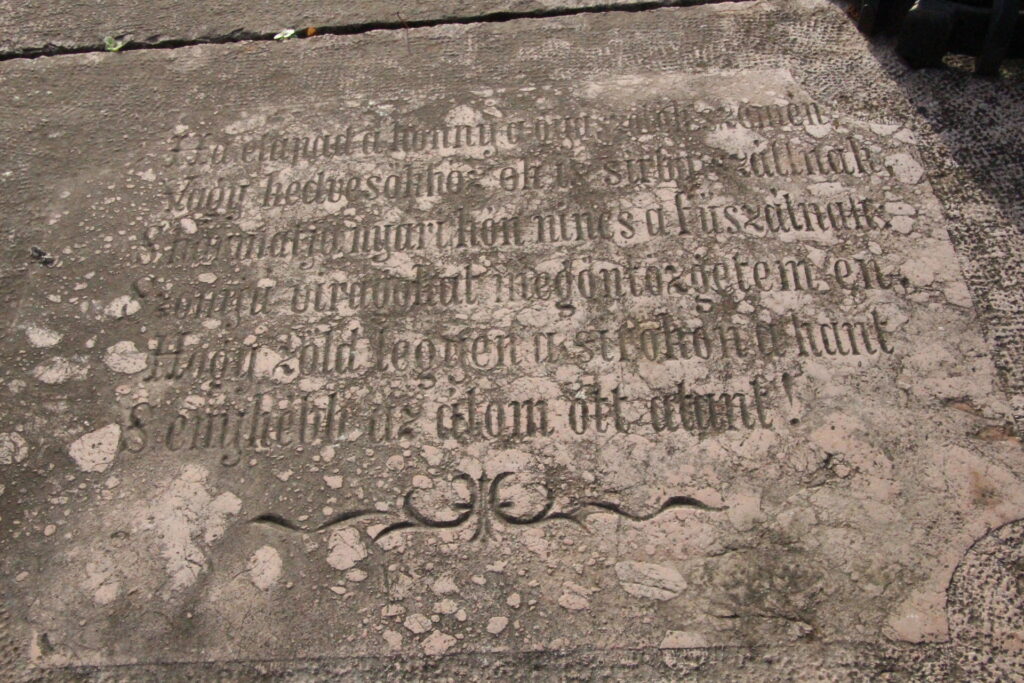 A párkányi temető kútja