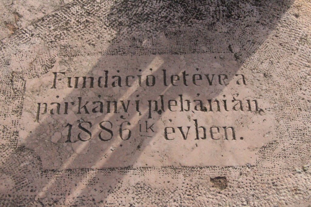 A párkányi temető kútja