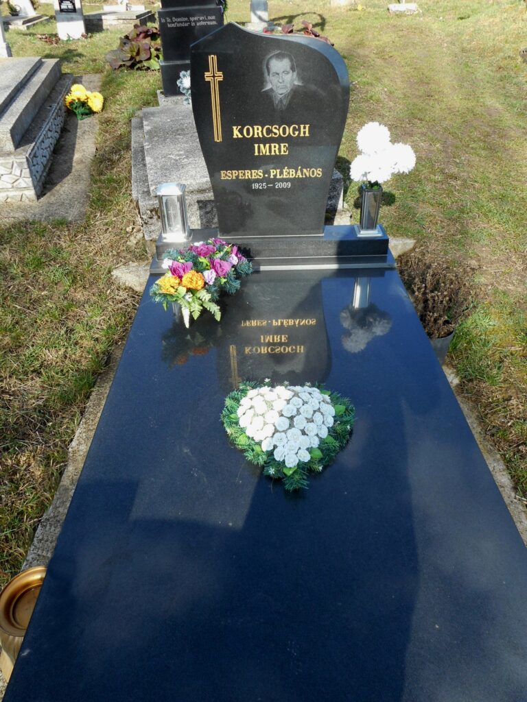 Korcsogh Imre esperes-plébános síremléke