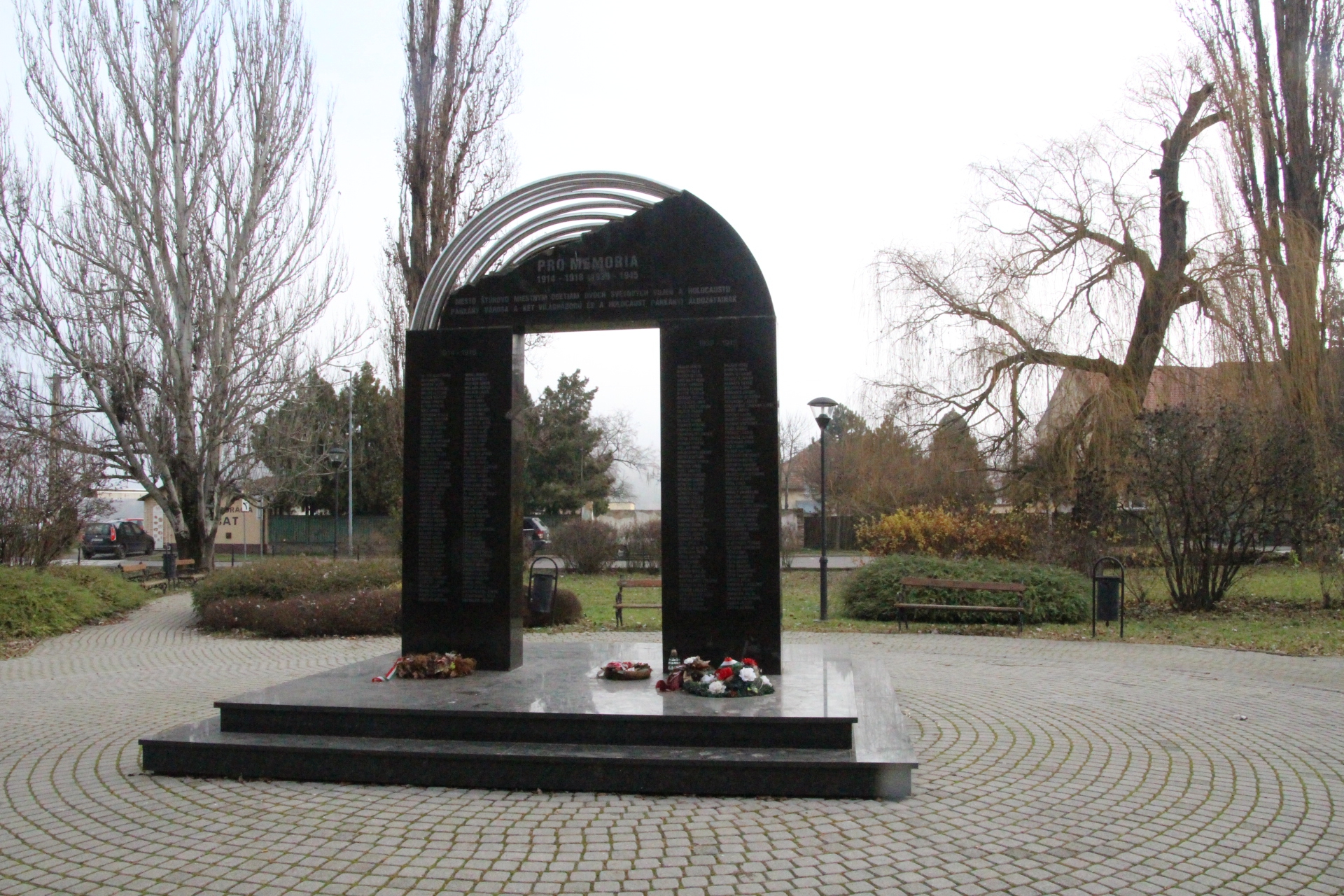 Az első és 2. világháború és a holokauszt emlékműve