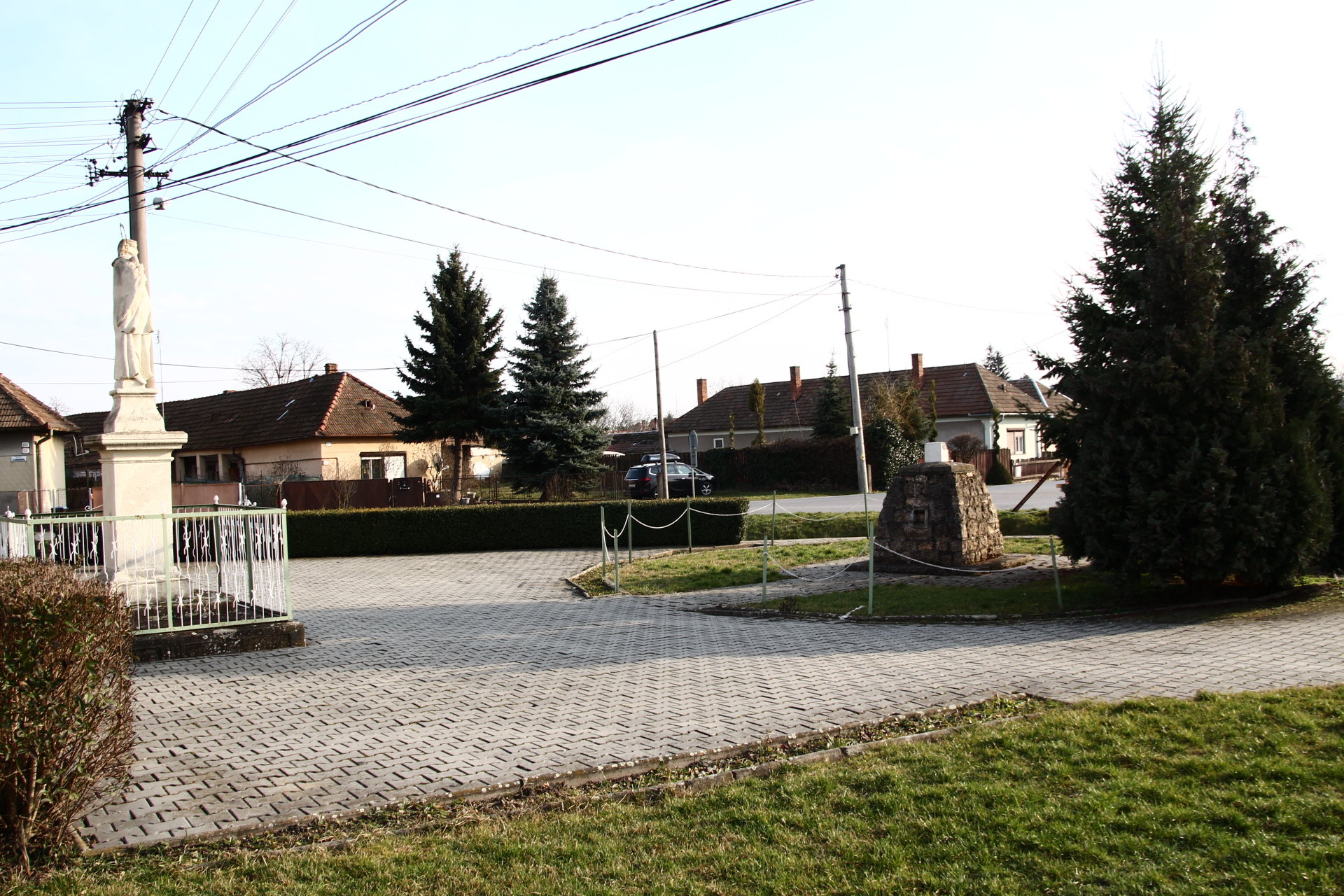 Nepomuki Szent János szobra Nagysallón