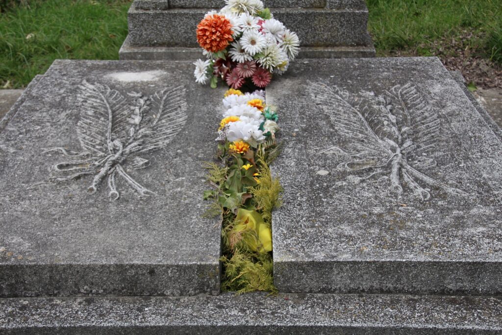 Végh Jenő református kántortanító sírja