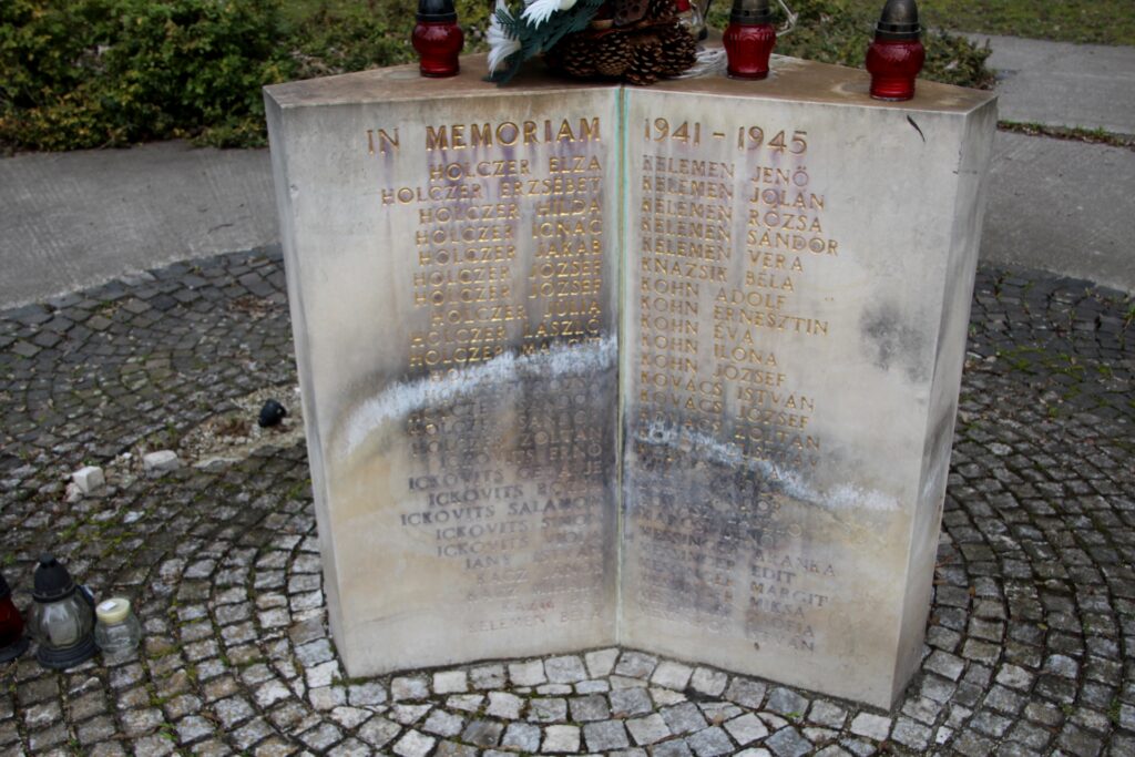 A második világháború áldozatainak emlékműve