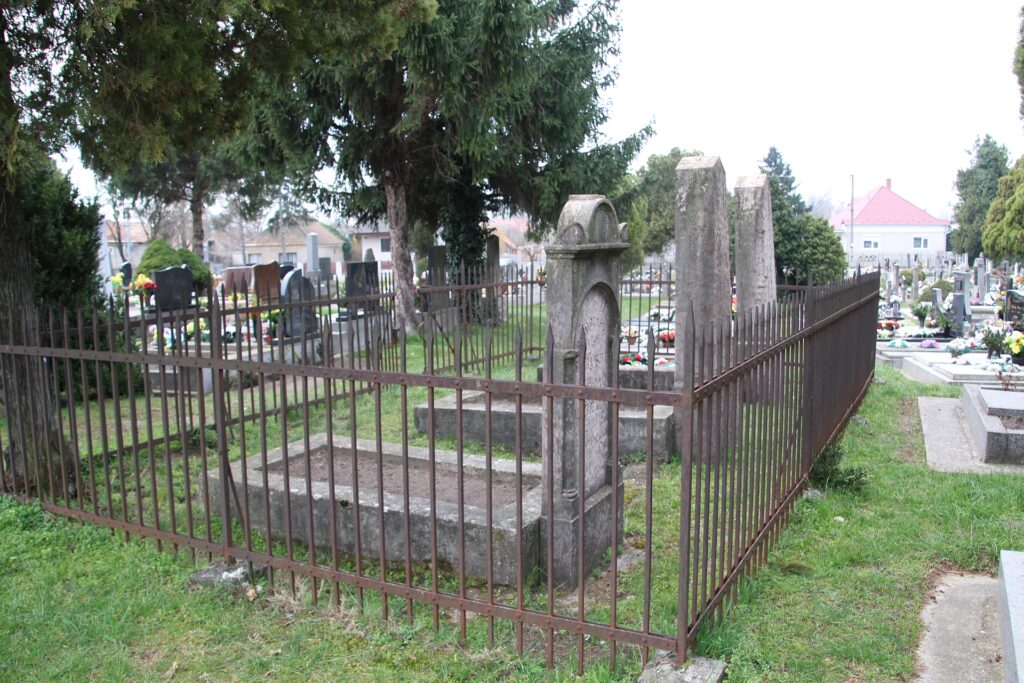 Alsóborsai Csorba József honvéd tizedes síremléke