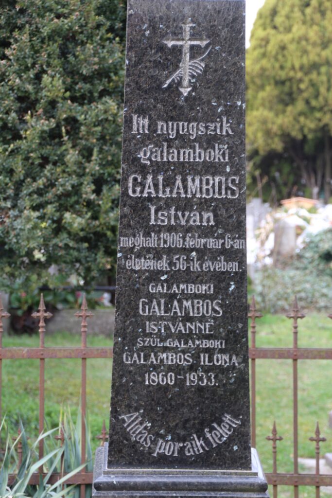 A Galambos család sírkápolnája és sírkertje