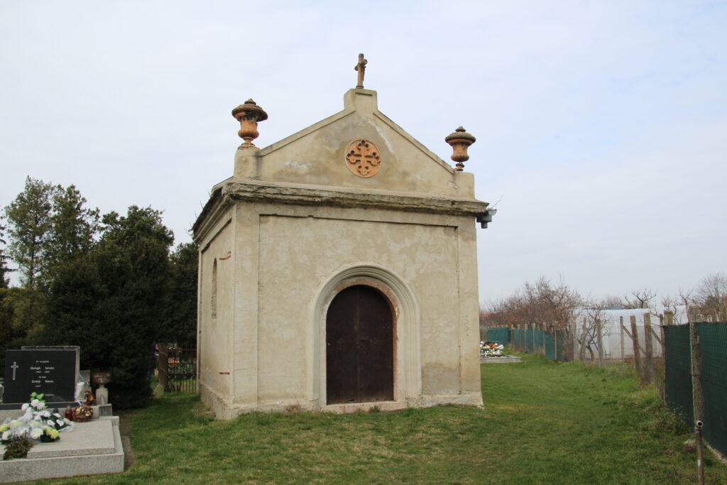 A Galambos család sírkápolnája és sírkertje