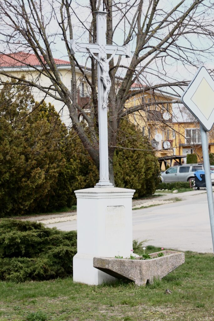 Útmenti vaskereszt Alsójányokon